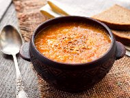 Капустняк - класическа украинска супа с кисело зеле, бял боб и бекон